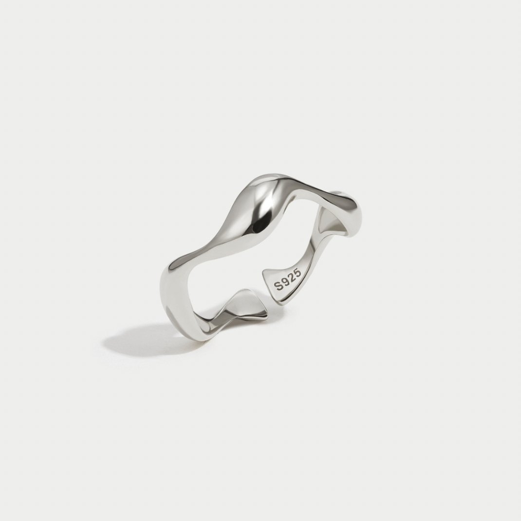 Bølger – Elegant Minimalistisk Ring