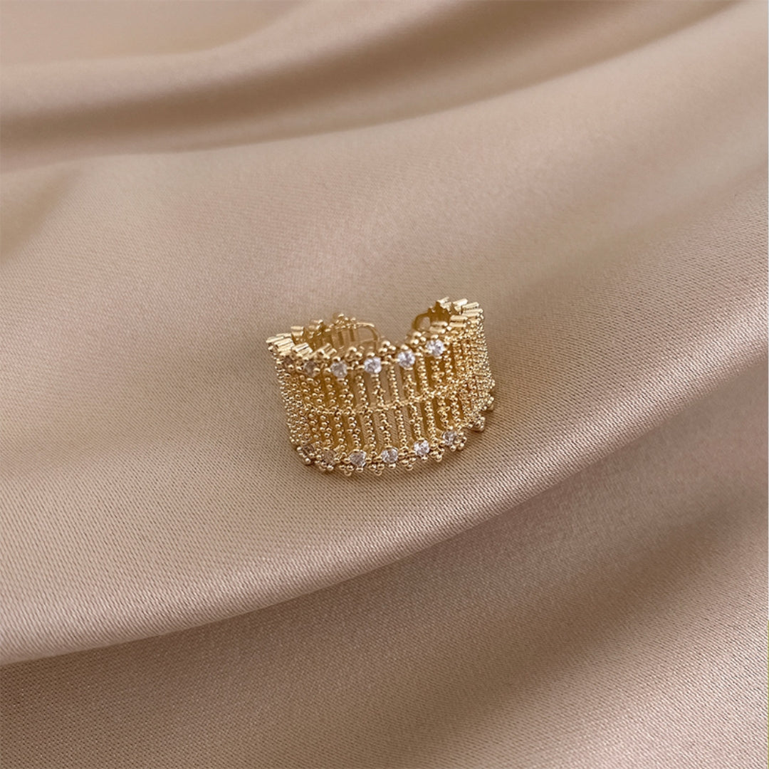 Elegant Justerbar Ring i Guld med Zirkonia