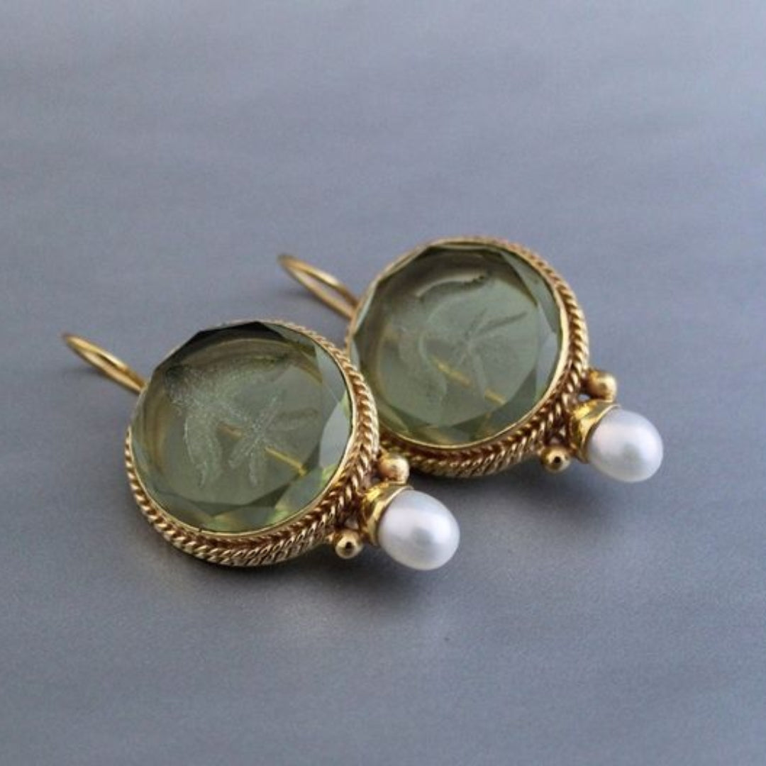 Penelope Vintage-øreringe med grøn sten og perle