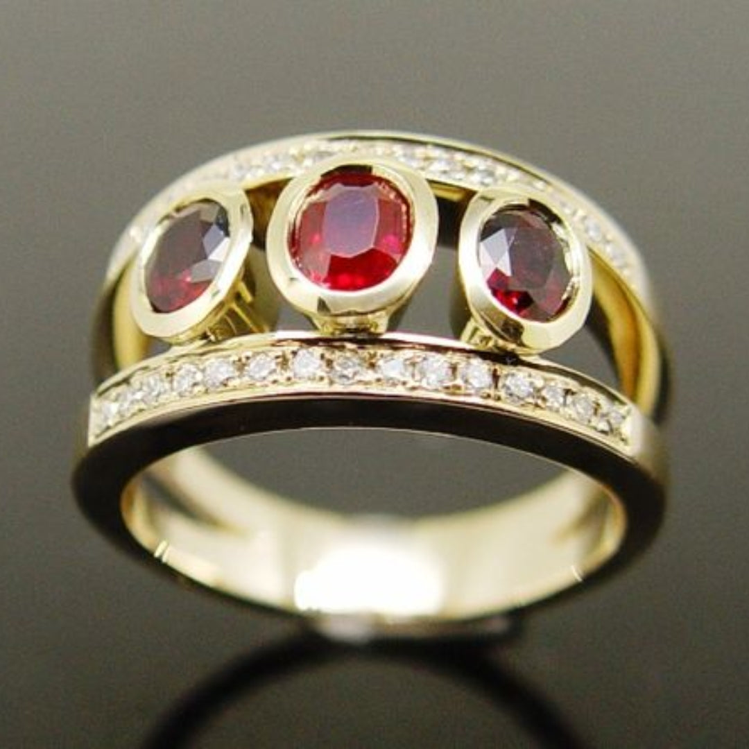 Vintage Rød Zirkon Ring i Guld