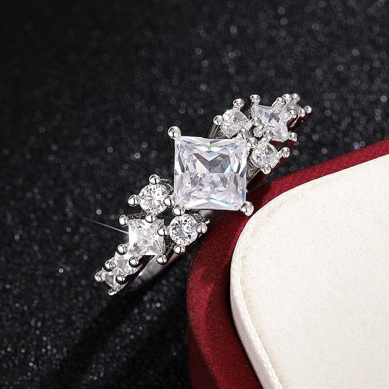 Cressida Lumere Ring | 16K hvidguld