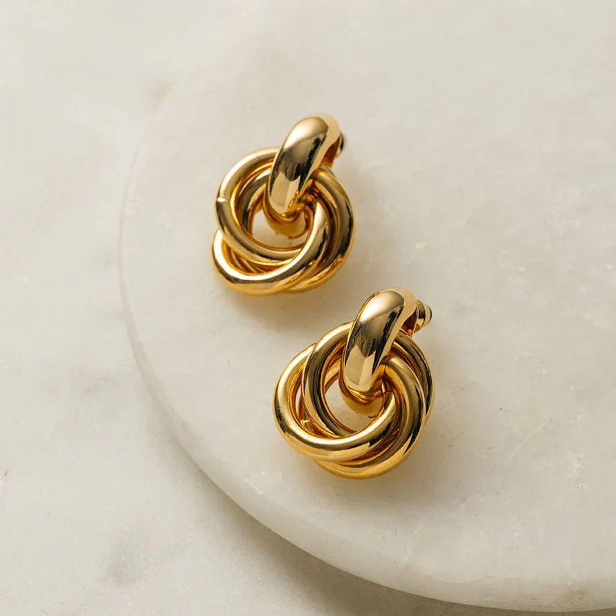 Bold Interlocking øreringe | 14 karat guld