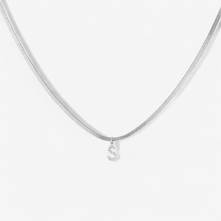 Melly Initial Herringbone Halskæde