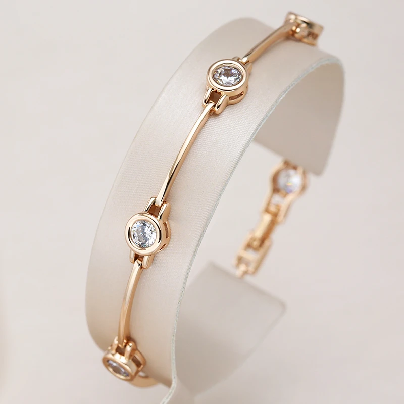Elegant armbånd med zirkoner i guld