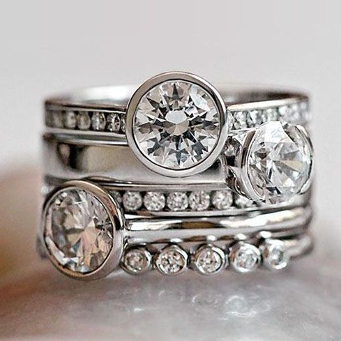 Elegant Sølv & Krystal Lagdelt Ring
