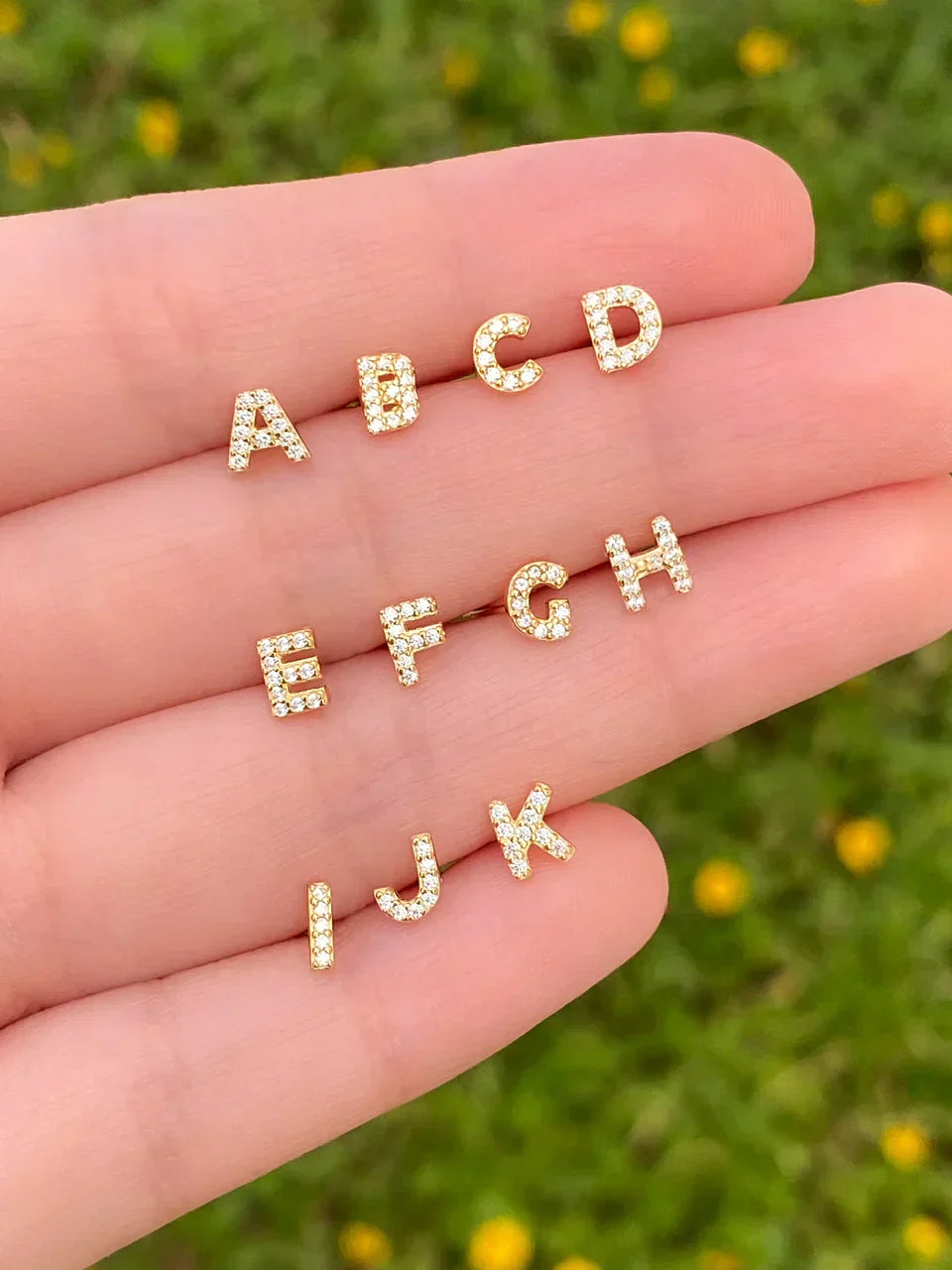 Initial™ | Guld Enkelt Ørering
